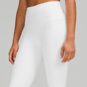 Lululemon White Wunder Under 25' pant Size 8